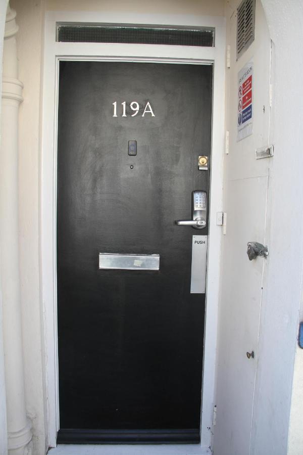 Kamilla'S Rooms London Zone-1 ภายนอก รูปภาพ