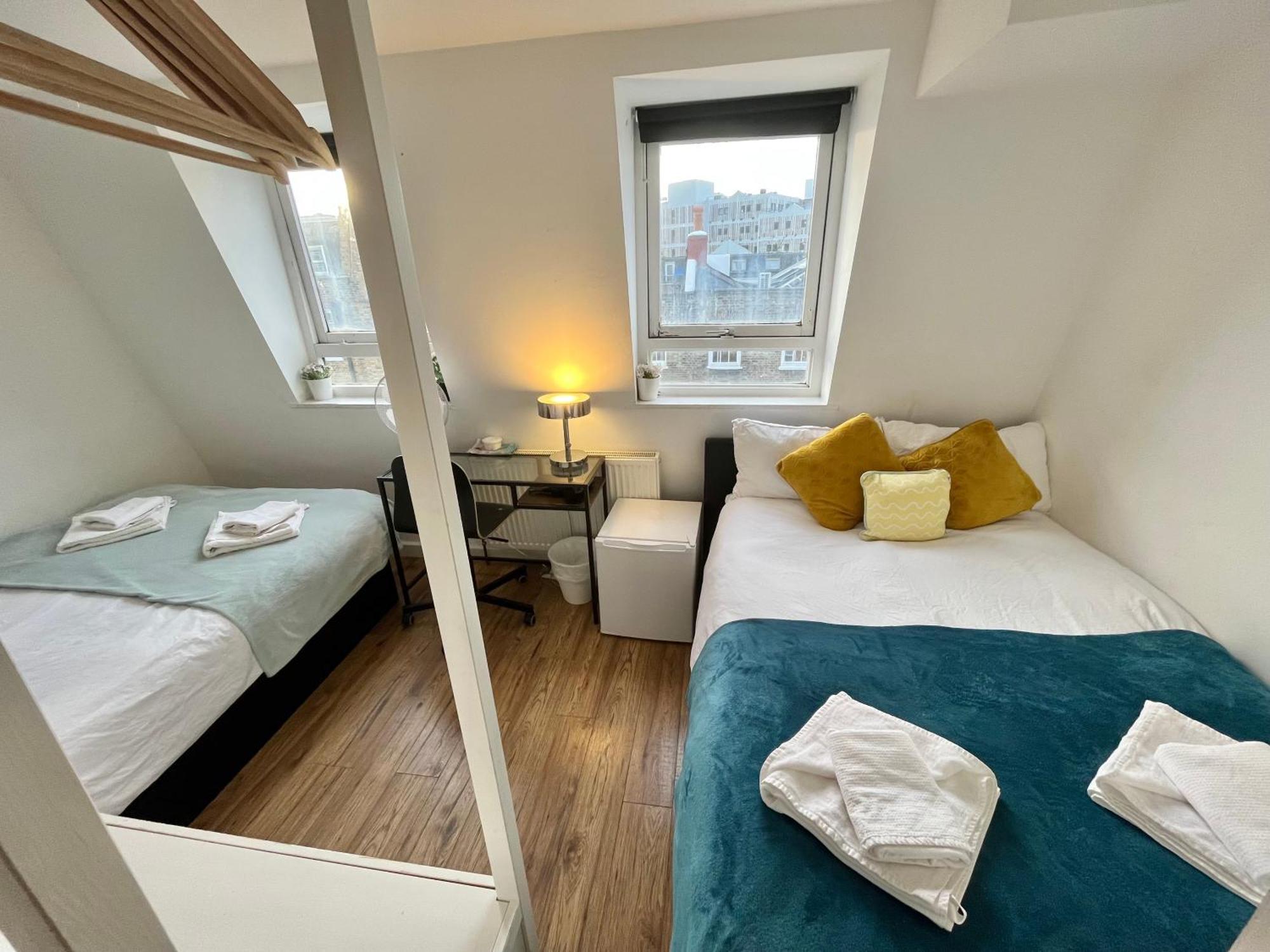 Kamilla'S Rooms London Zone-1 ภายนอก รูปภาพ