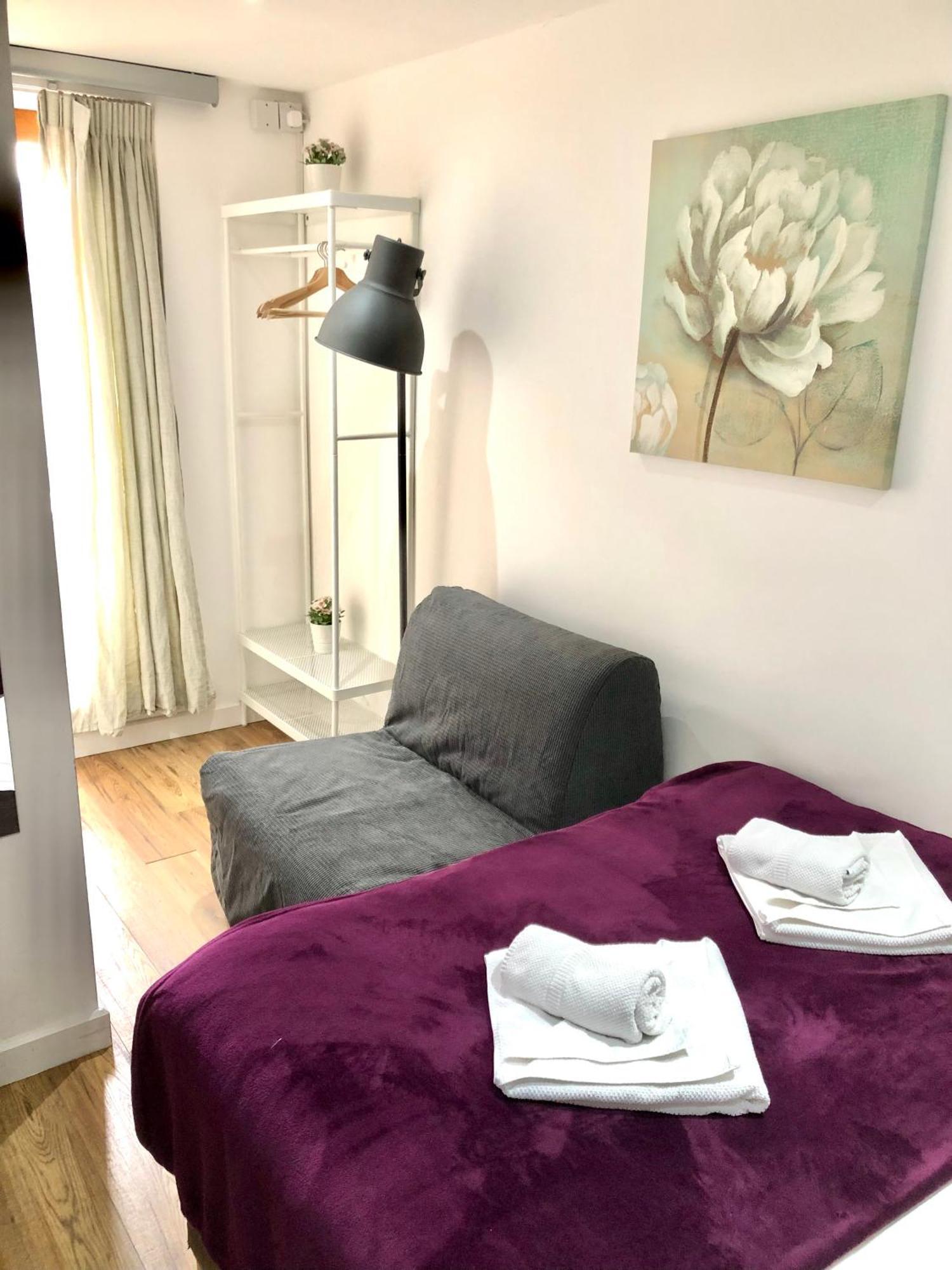 Kamilla'S Rooms London Zone-1 ภายนอก รูปภาพ