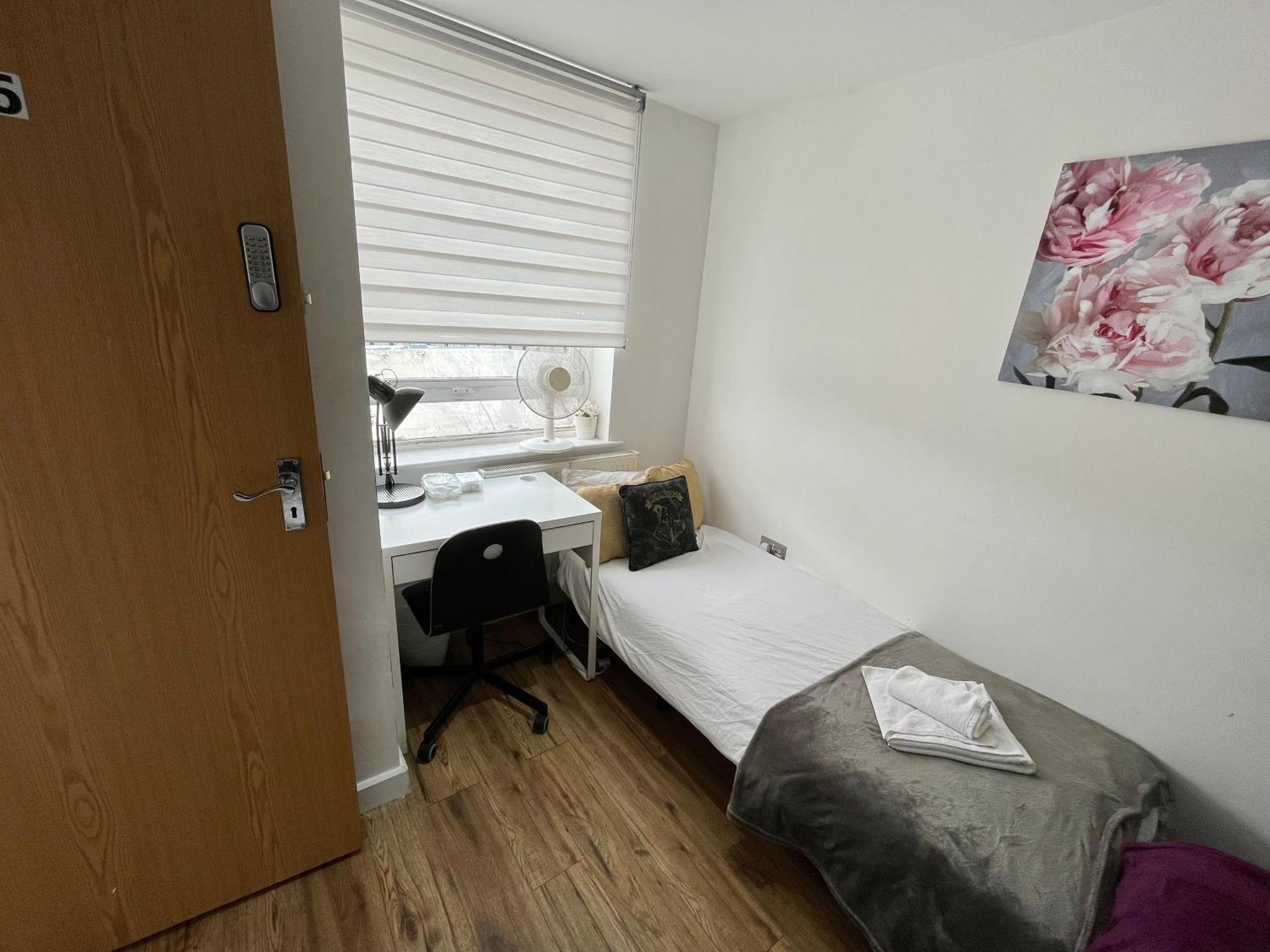 Kamilla'S Rooms London Zone-1 ภายนอก รูปภาพ