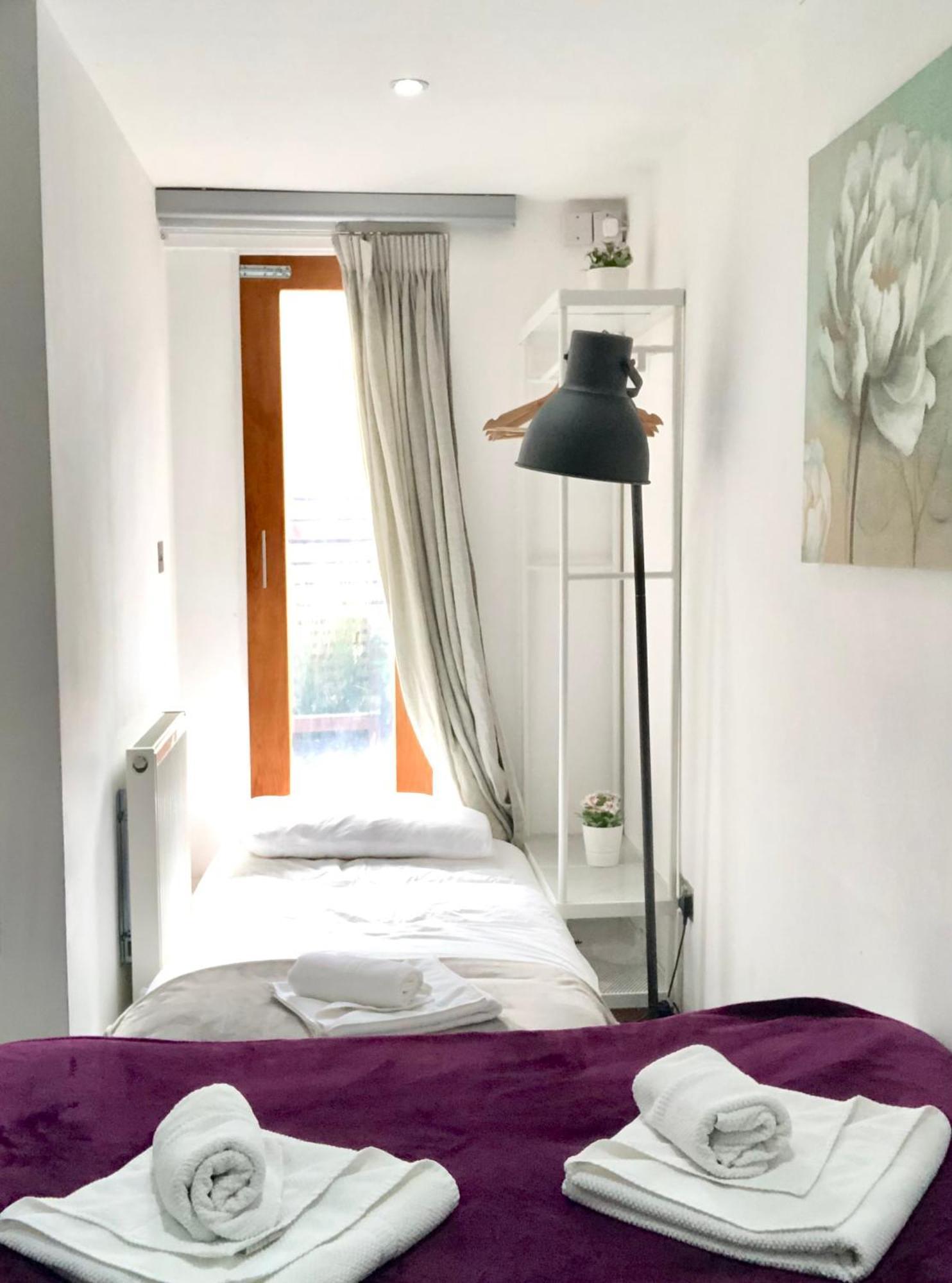 Kamilla'S Rooms London Zone-1 ภายนอก รูปภาพ