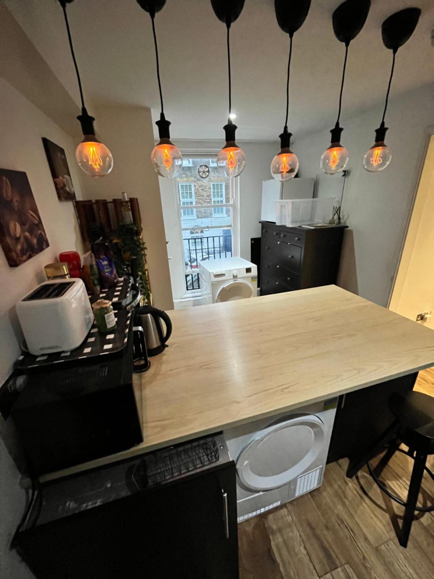 Kamilla'S Rooms London Zone-1 ภายนอก รูปภาพ