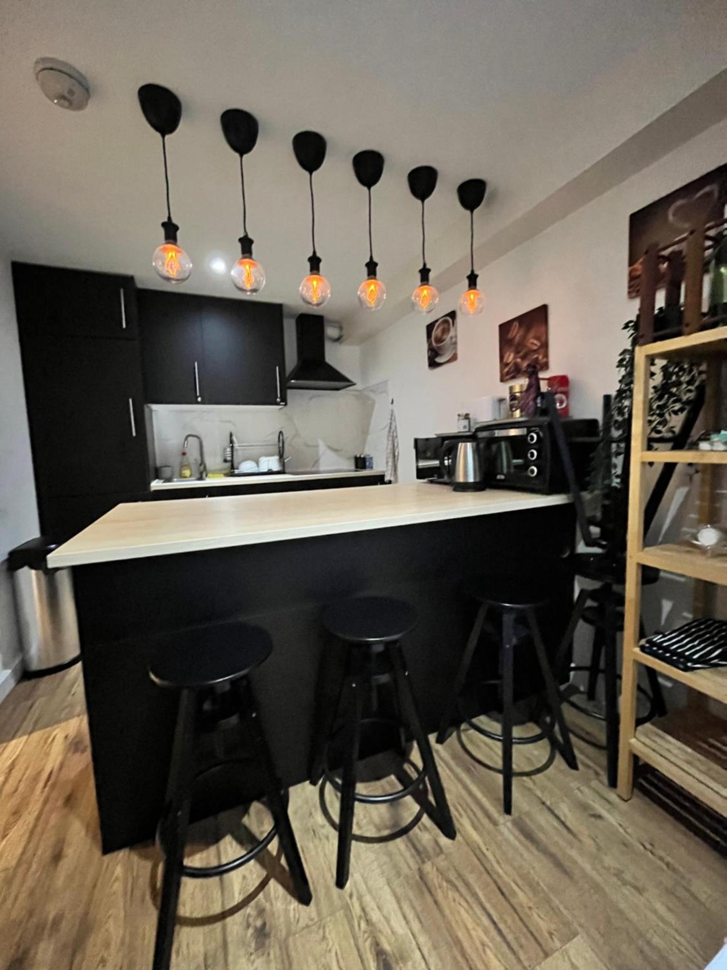 Kamilla'S Rooms London Zone-1 ภายนอก รูปภาพ