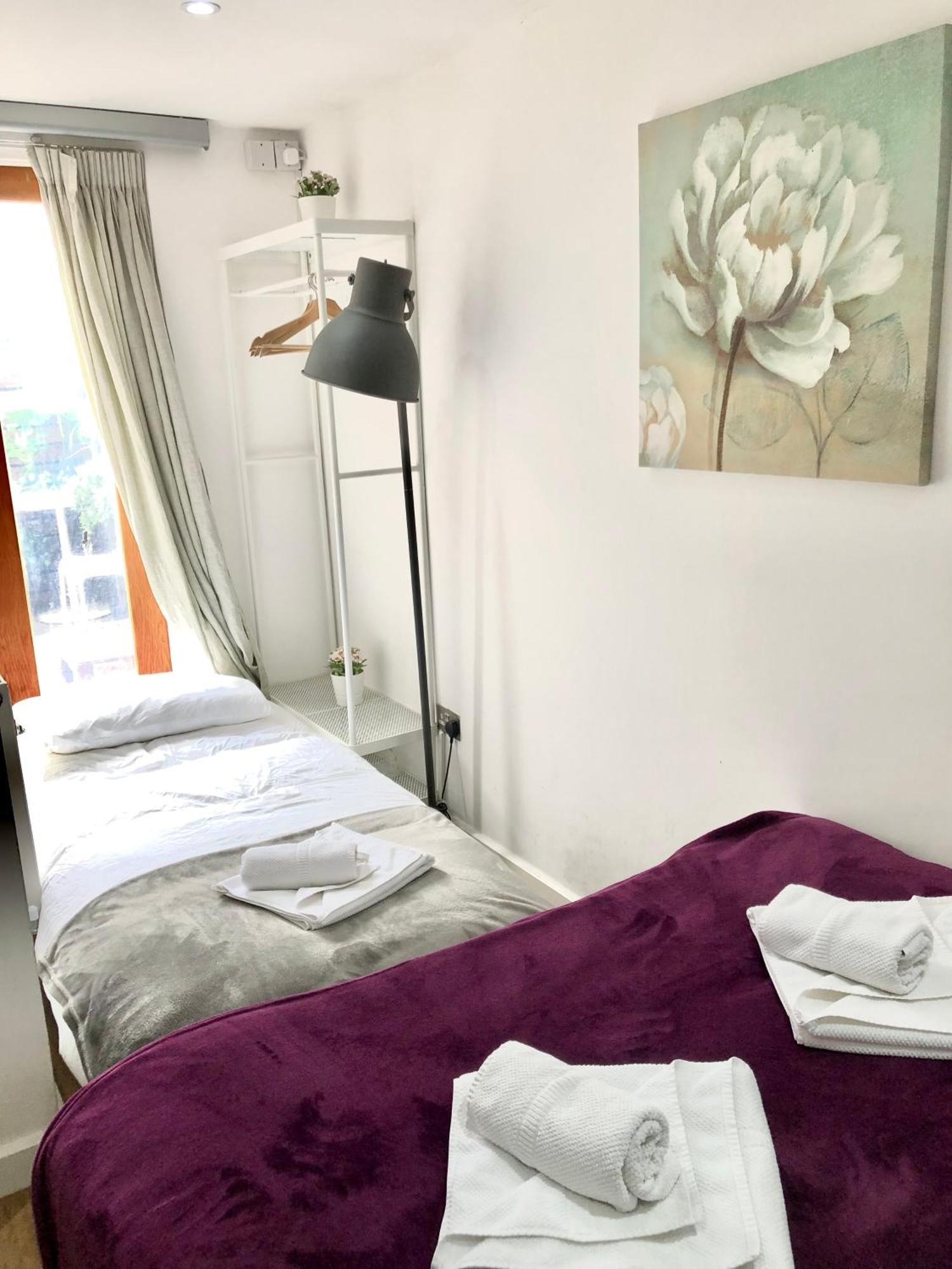Kamilla'S Rooms London Zone-1 ภายนอก รูปภาพ